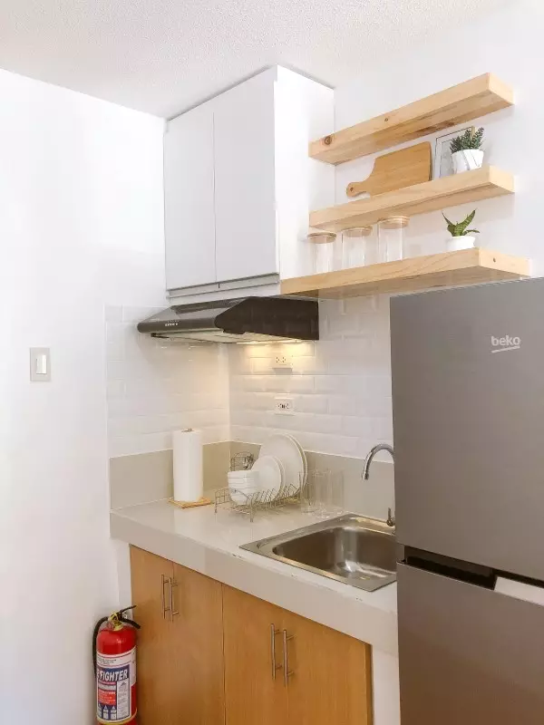 Clean and Sleek Studio Unit — Studio in Pres. Magsaysay Street, Cebu City, Philippines — Photo 5