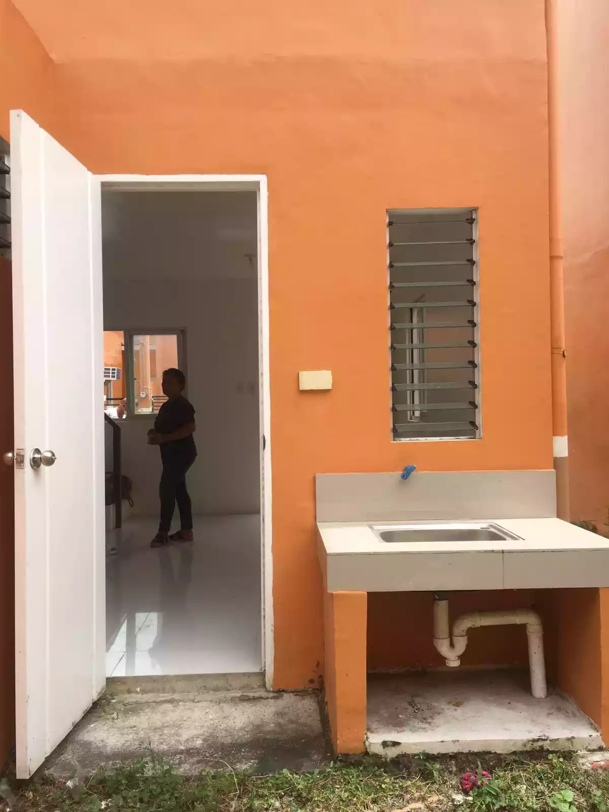 HOUSE AND LOT FOR RENT — House and Lot in Circumferential Road, Bacolod, Negros Occidental — Photo 6