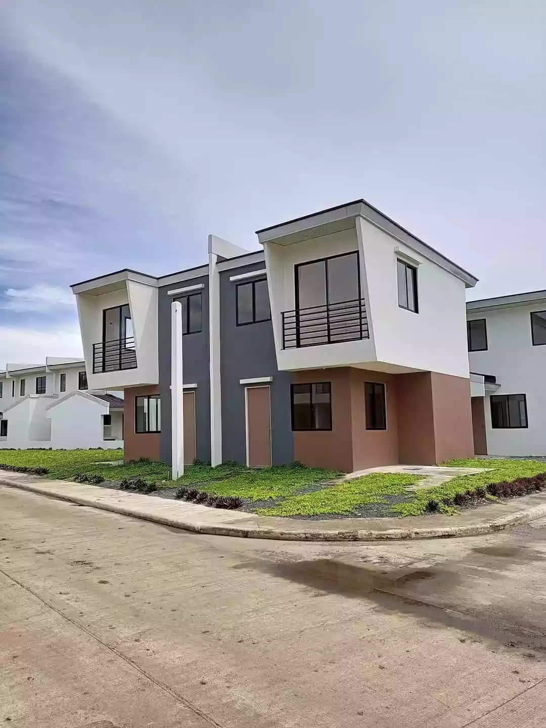 Brand New House for Assume! Ready for Occupancy! - photo 2