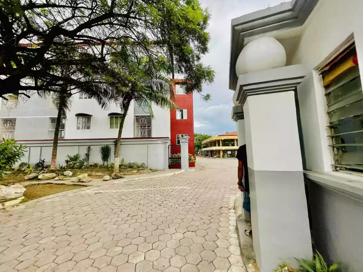 FOR SALE!! Mactan Oasis Garden Residences  - photo 2