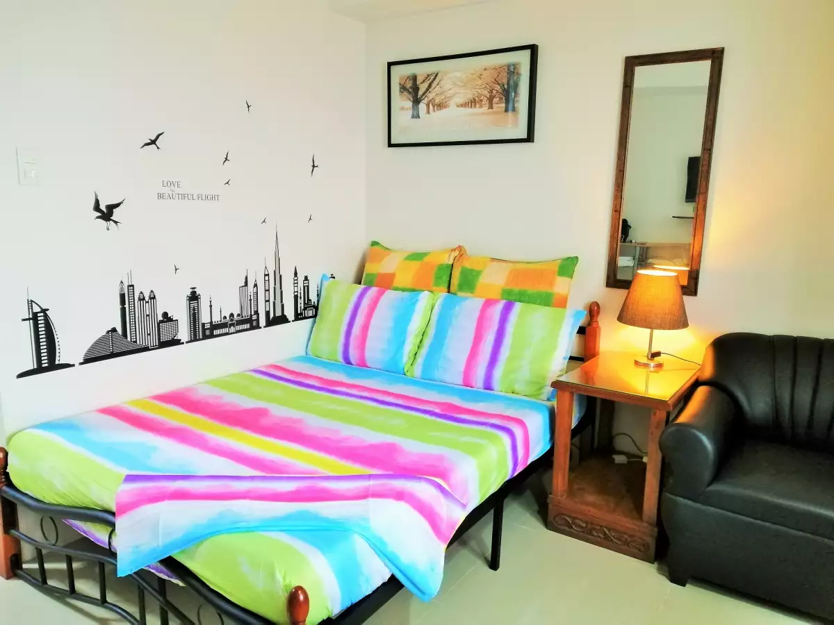 Furnished Special size Studio with pool view (female guest) @ Calyx IT Park, Lahug