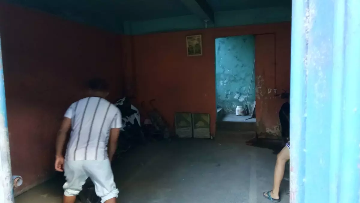 For sale House and Lot  - photo 4