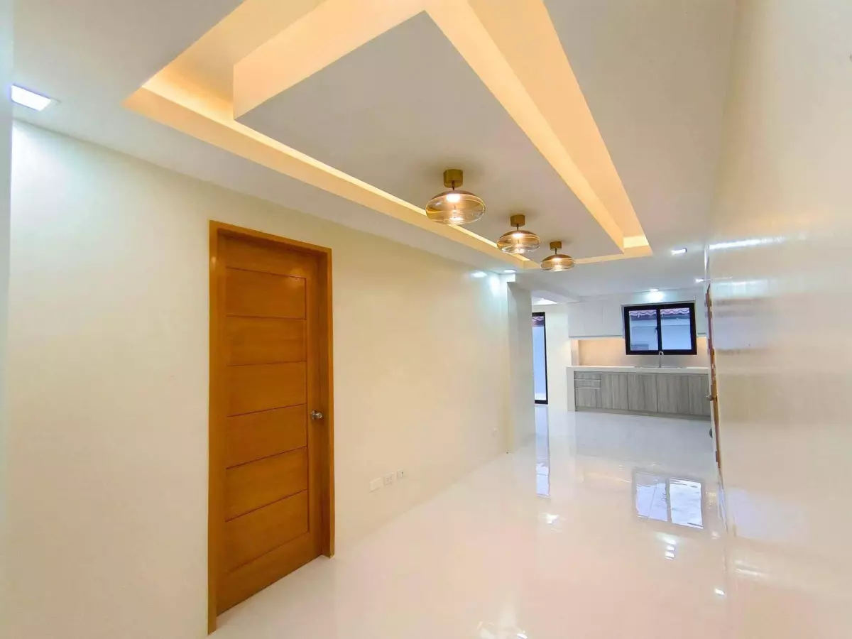 3 STOREY HOUSE AND LOT IN METROPOLIS TALAMBAN — House and Lot in Upper Bacayan, Cebu City, Cebu — Photo 3