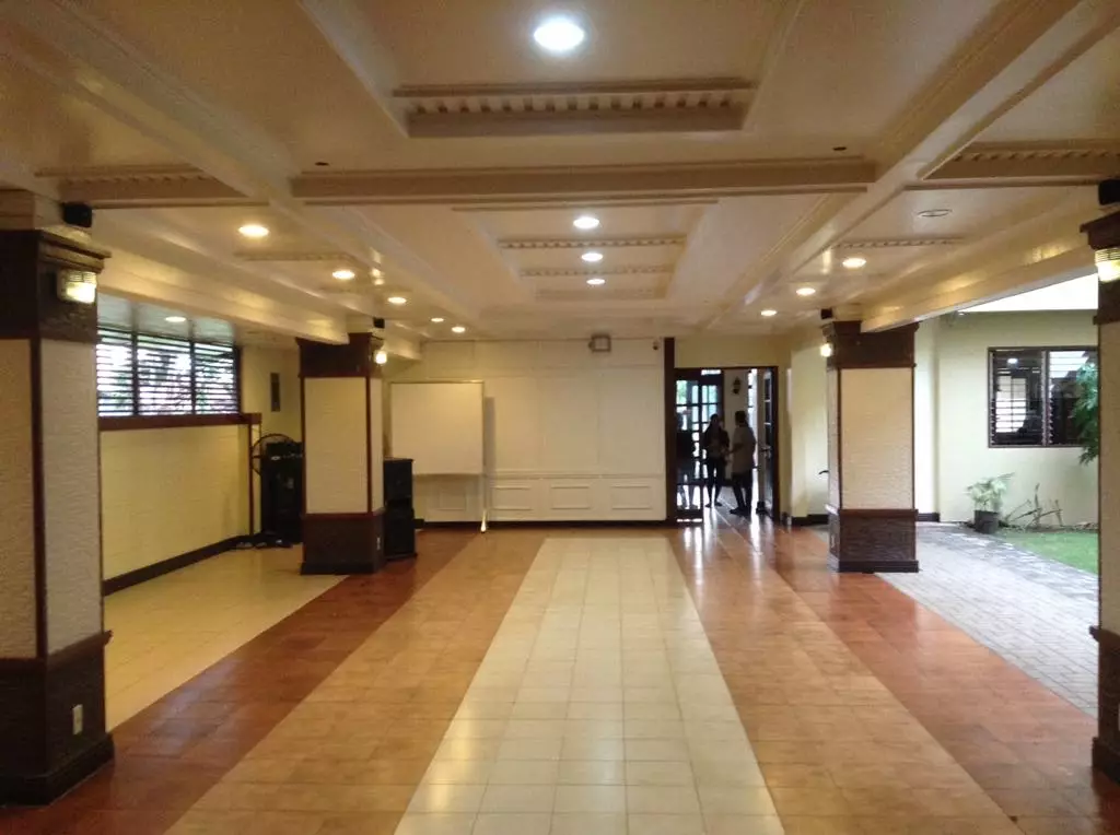 Beautiful 20 room commercial property! — Hotel in Leyte, Philippines — Photo 4
