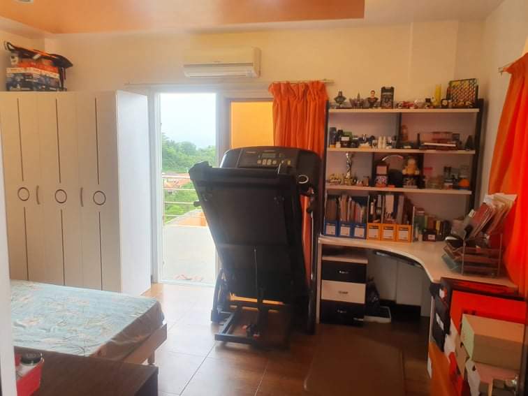 Elegance House & Lot for SALEðŸ¡ - photo 4