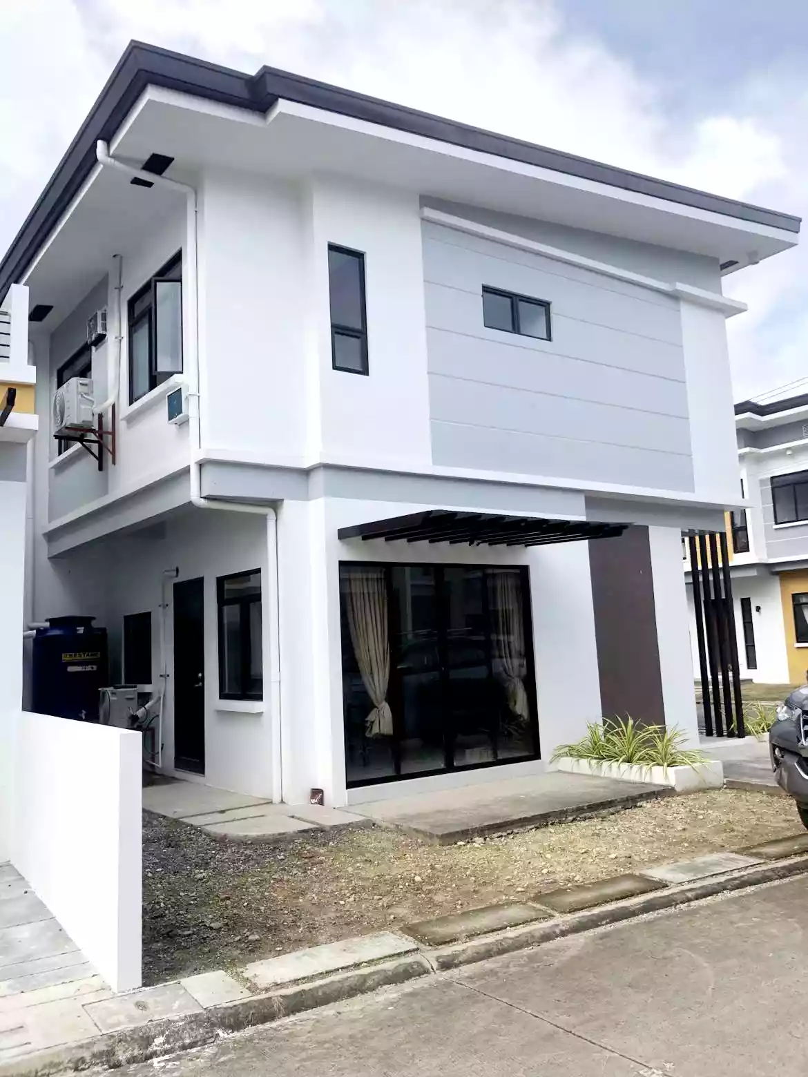 Townhouse End Unit For Rent/Sale — Townhouse in Estaka, Minglanilla, Cebu — Photo 2