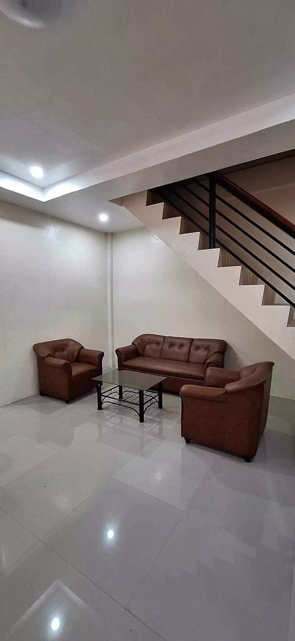 TWO-STOREY HOUSE FOR RENT - photo 6