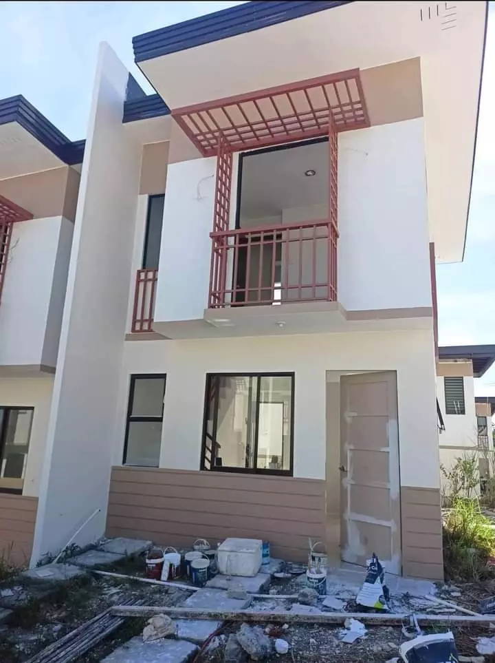 TOWNHOUSE A End unit — House and Lot in Cebu, Philippines — Photo 4