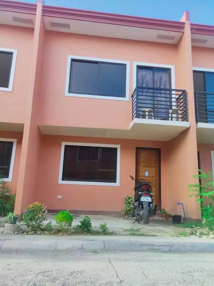 Villa azalea in Liloan for assume - photo 3