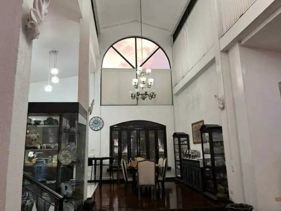 For Sale: 5BR House and Lot near Ladislawa Garden Village – Commercial Potential - photo 5