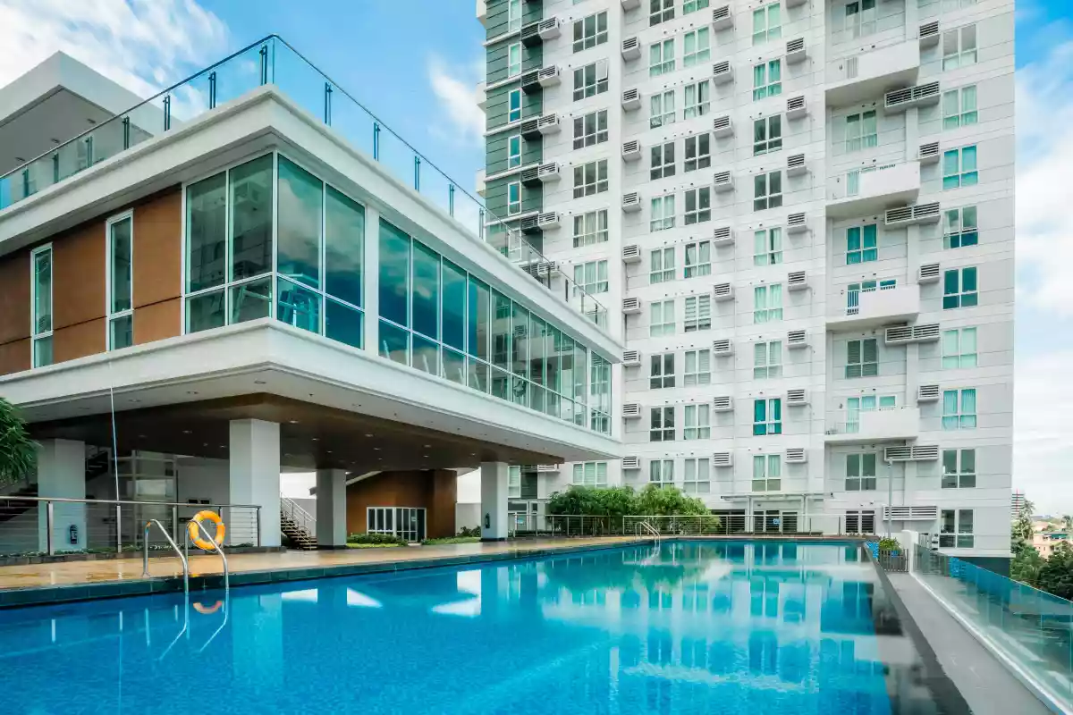 FOR SALE STUDIO UNIT @ ABREEZA RESIDENCES - photo 4