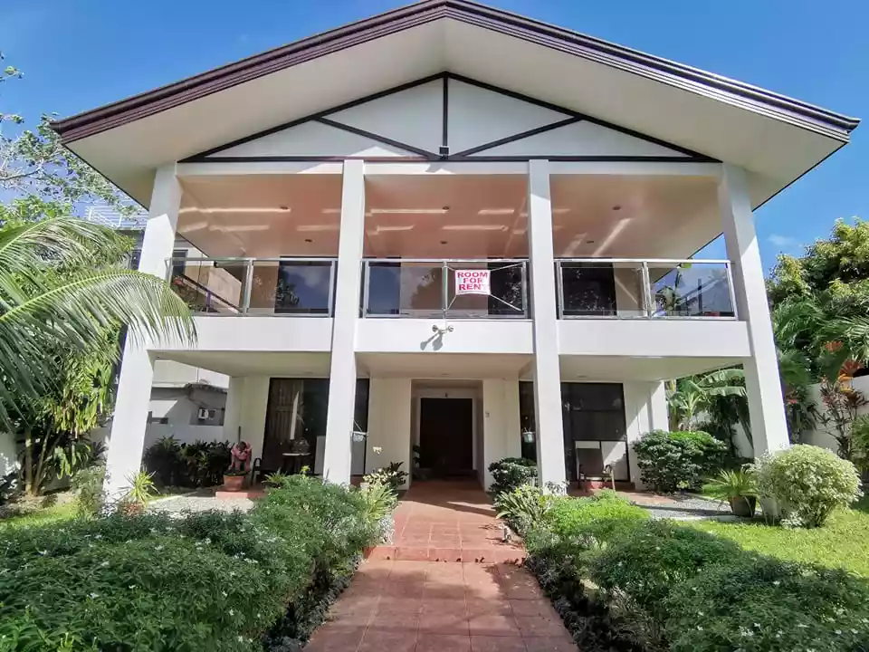 Boracay Modern House and Lots of Open Space 