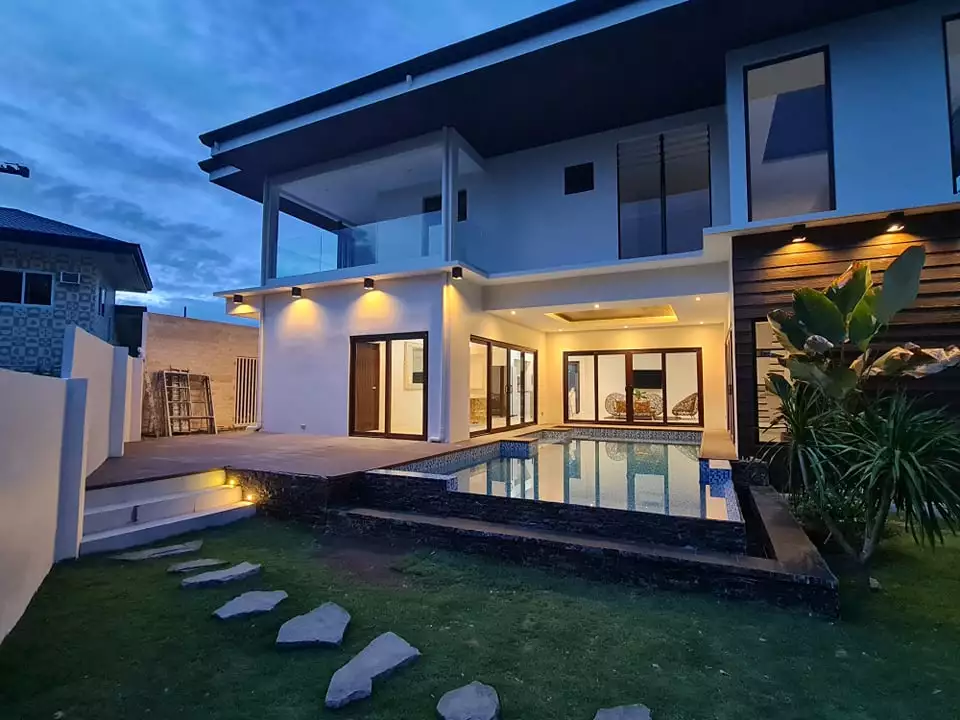 Brand New Resort Home With White Sand Beach In Mactan — House and Lot in Philippines — Photo 7