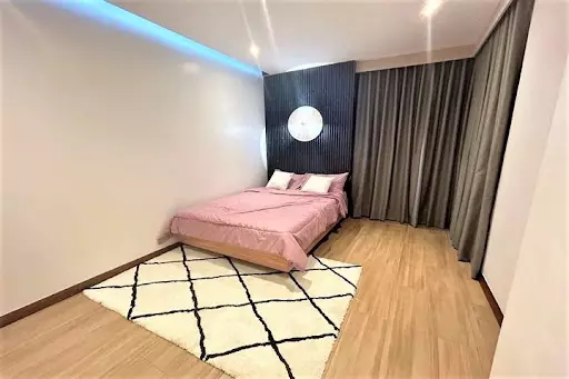 Open photo 16 of 21 — ? FOR SALE: 3 LEVEL HOUSE WITH ROOF DECK AND POOL