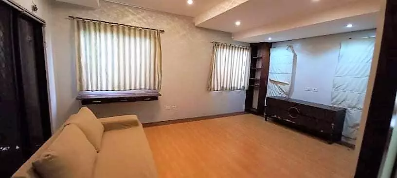 Fully Furnished 2 storey house Gated and  3 car garage  in Banilad Mandaue - photo 3