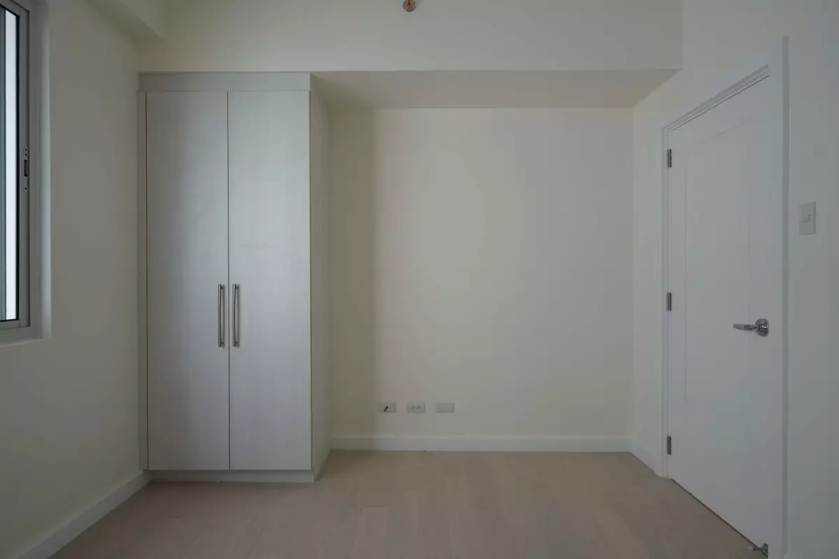 FOR SALE 1 BEDROOM WITH PARKING 2 units - photo 7