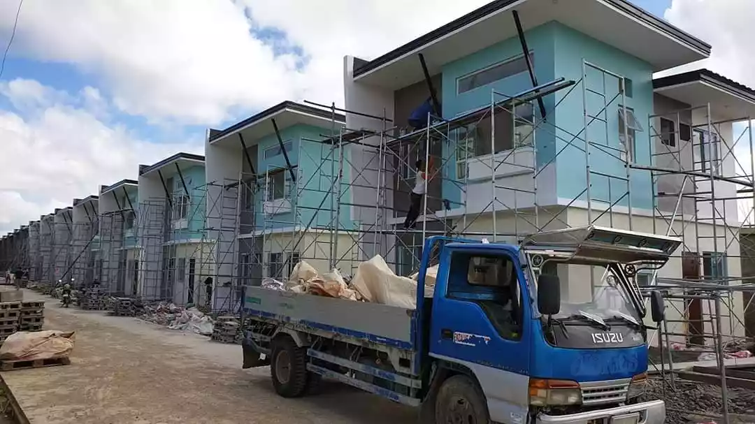 HOUSE AN LOT IN ILOILO — House and Lot in Oton, Iloilo, Philippines — Photo 3