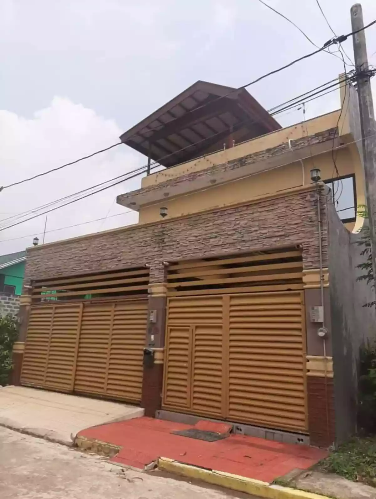 3 Storey House and Lot in Executive Village in Dasmarinas, Cavite — House and Lot in Executive Village, Dasmariñas, Cavite — Photo 7
