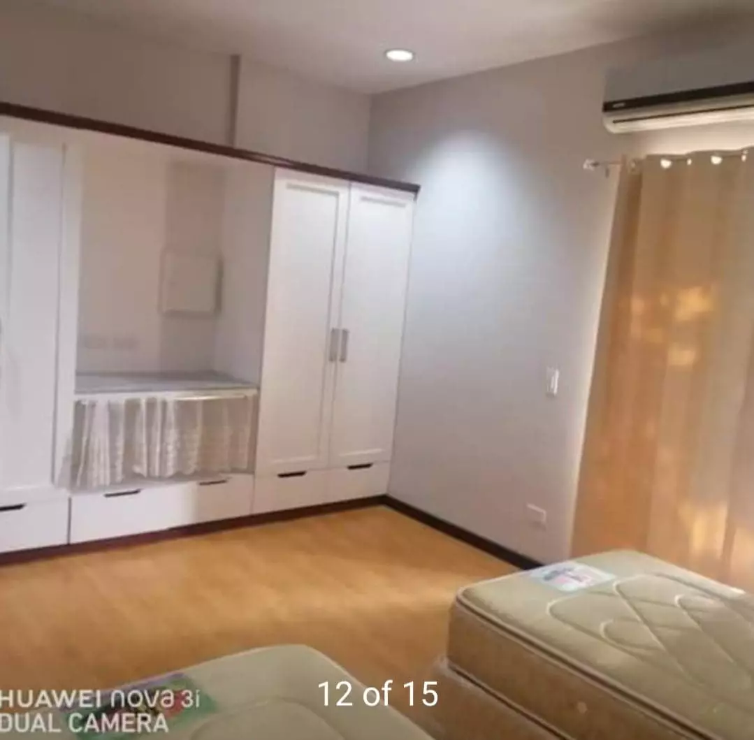 For Rent 3 Storey Apartment across Oakridge - photo 5