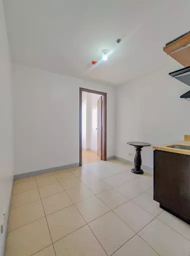 FOR LEASE | 1BR SEMI-FURNISHED UNIT at Ridgewood Towers — 1 Bedroom in Carlos P. Garcia Avenue, Taguig, Metro Manila — Photo 4