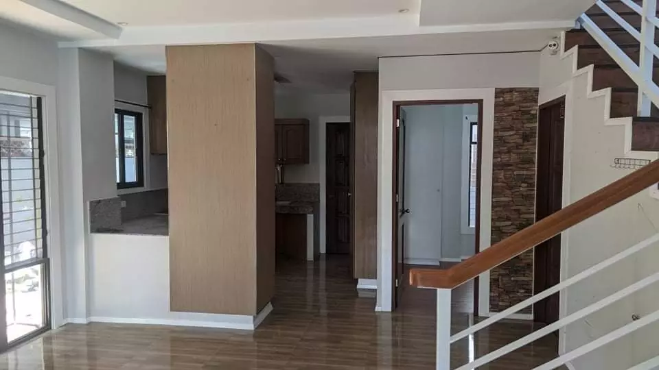 House and lot for sale - photo 4