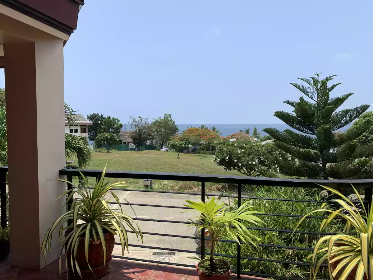 Amara house and lot with magnificent seaview  - photo 4