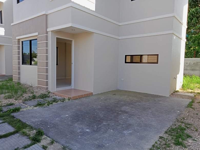 For Rent House & Lot - photo 4