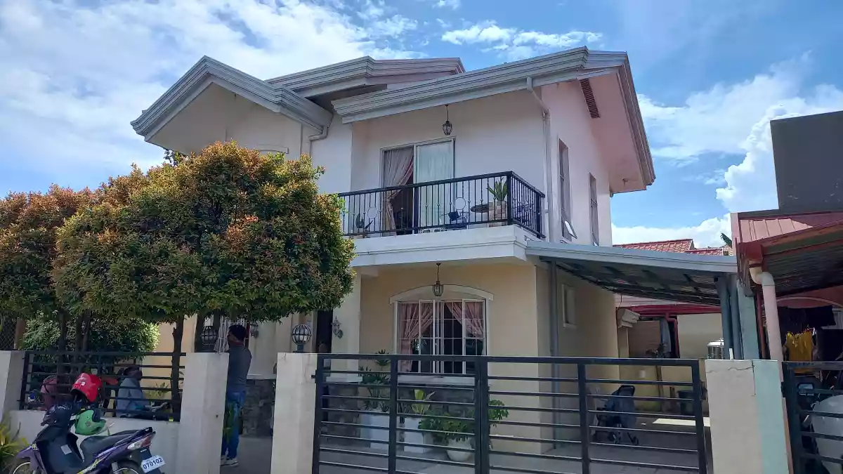 Semi furnished house and lot 