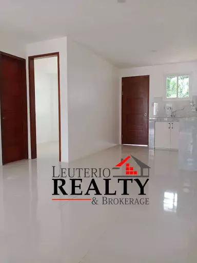 2- Storey Townhouse & Lot — House and Lot in Camarines Sur, Philippines — Photo 2