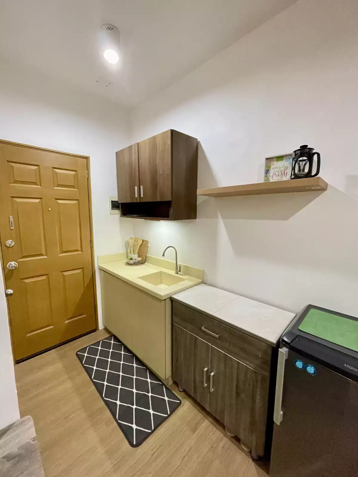 Bayanihan Flats Mactan Condo Studio unit for Rent — Studio in Pajac-Maribago Road, Maribago, Lapu-Lapu City — Photo 2