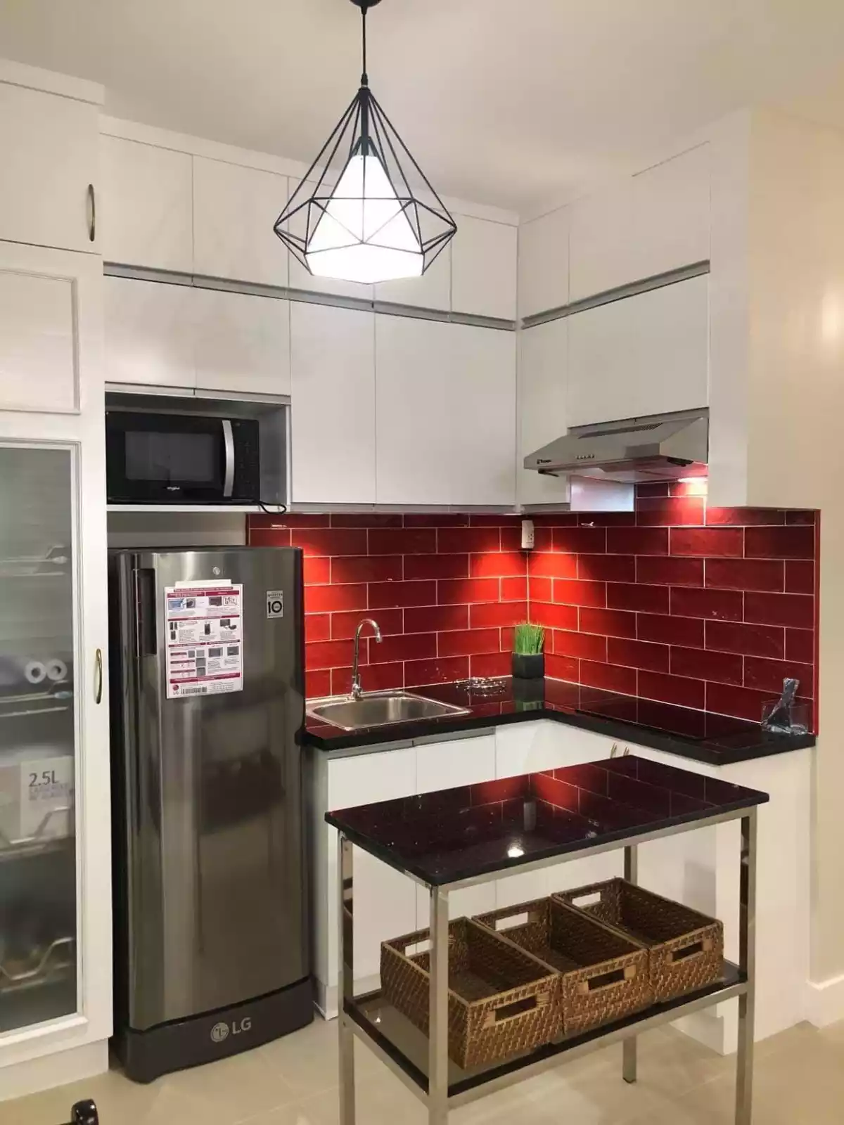 FOR RENT!!! FULLY FURNISHED 2 BEDROOM UNIT WITH PARKING IN AVIDA TOWERS RIALA — 2 Bedrooms in Lahug, Cebu City, Cebu — Photo 4
