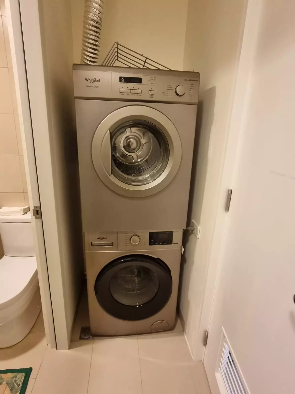 2BR for SALE in 32Sanson by Rockwell Lahug - photo 3