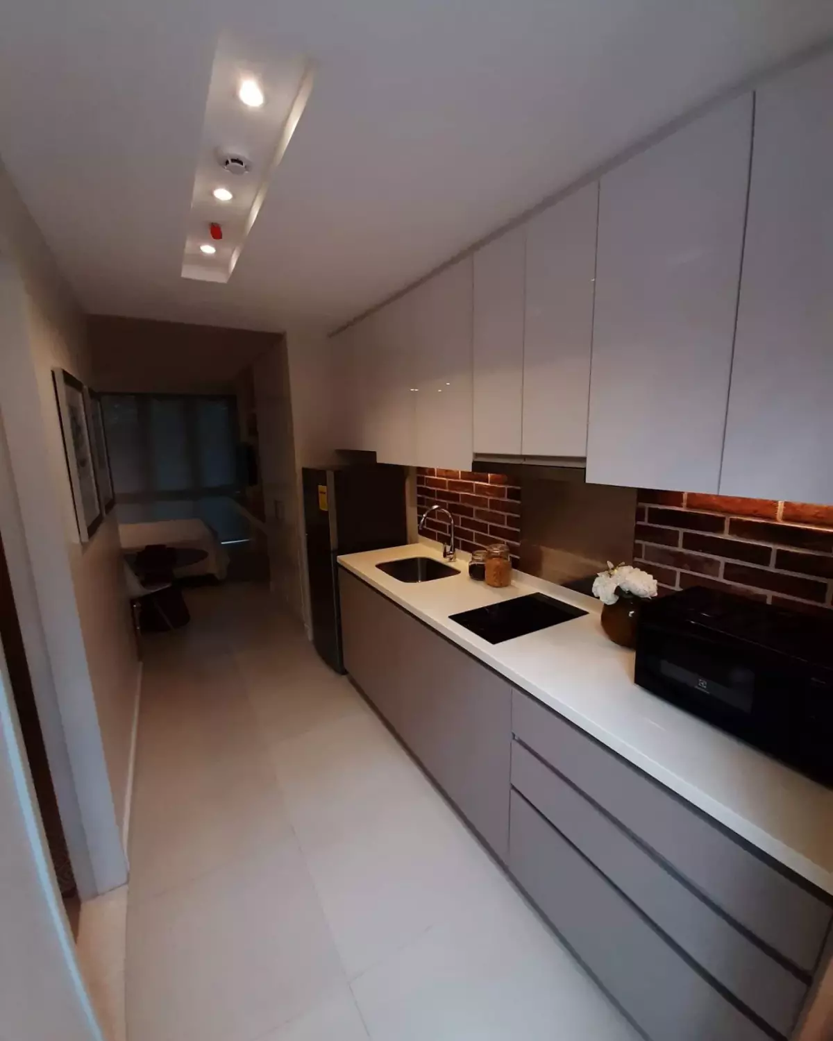 RUSH SALE! SAVE Php 1 Million! Ready to Occupy Condominium, 38 Park Avenue Studio Unit (24sqm) at Php4.3M cash,  Current price of a Studio Unit now is Php5.3M.   Located in Cebu IT Park!  PM me now! - photo 7