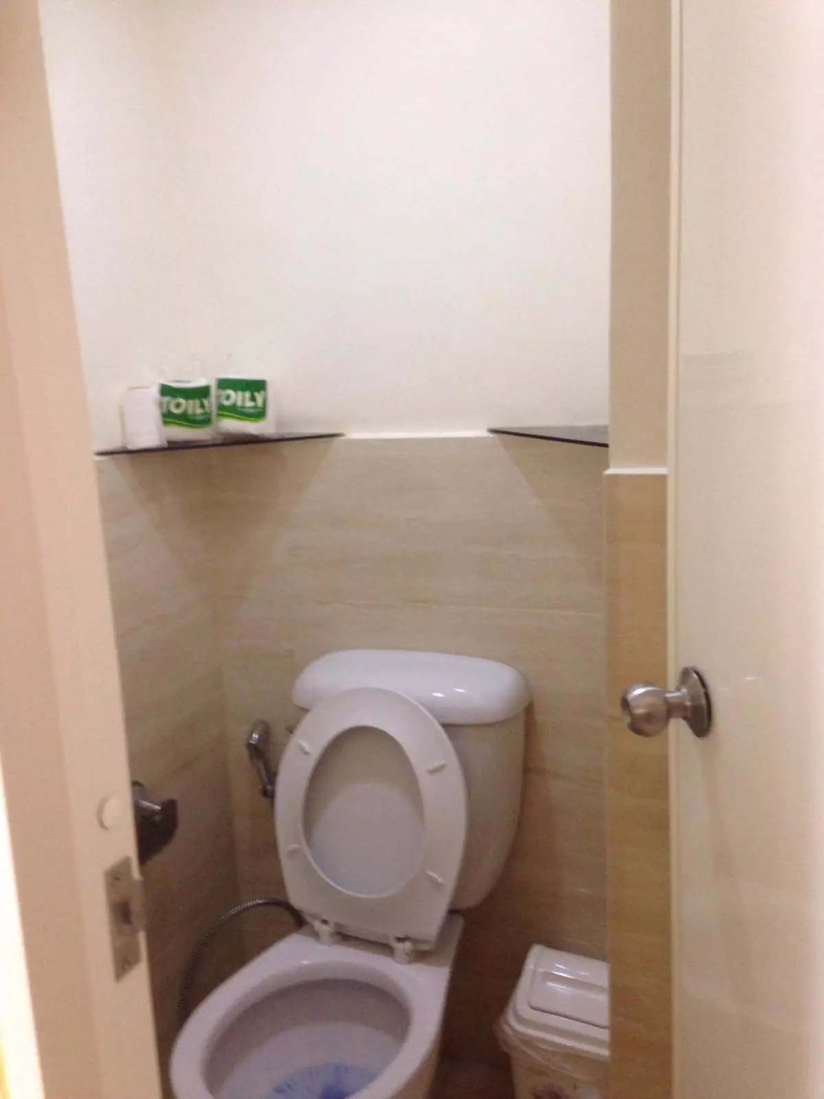 MABOLO GARDEN FLATS CONDOMINIUM FOR RENT - photo 6