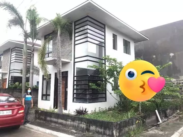 Beautiful house in Akina Tangub — House and Lot in Araneta Avenue, Bacolod, Negros Occidental — Photo 3