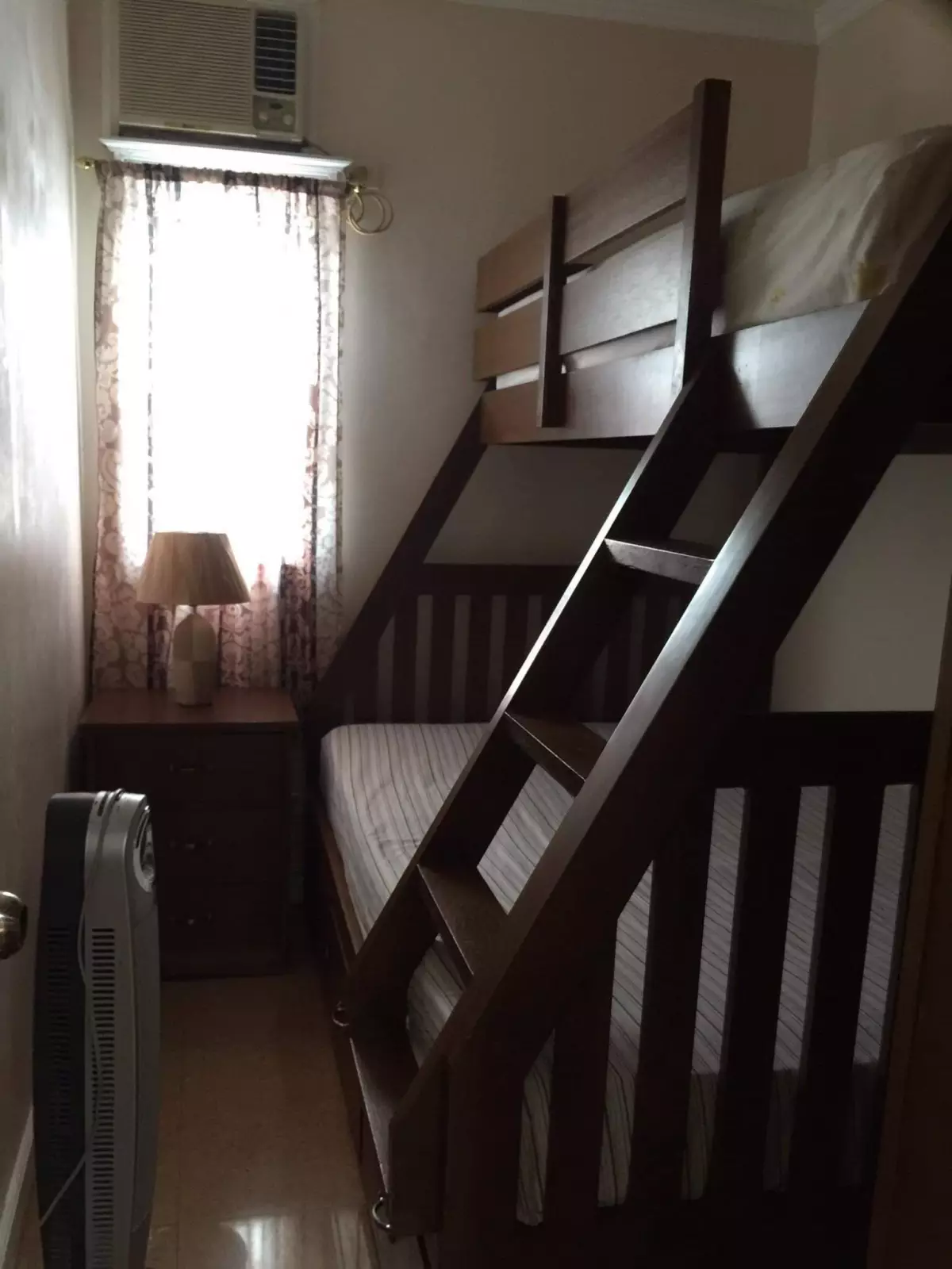 FULLY FURNISHED RUSH HOUSE AND LOT FOR SALE - photo 6