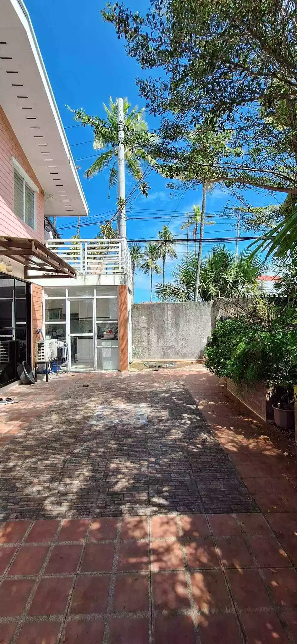 TWO-STOREY HOUSE FOR RENT - photo 6