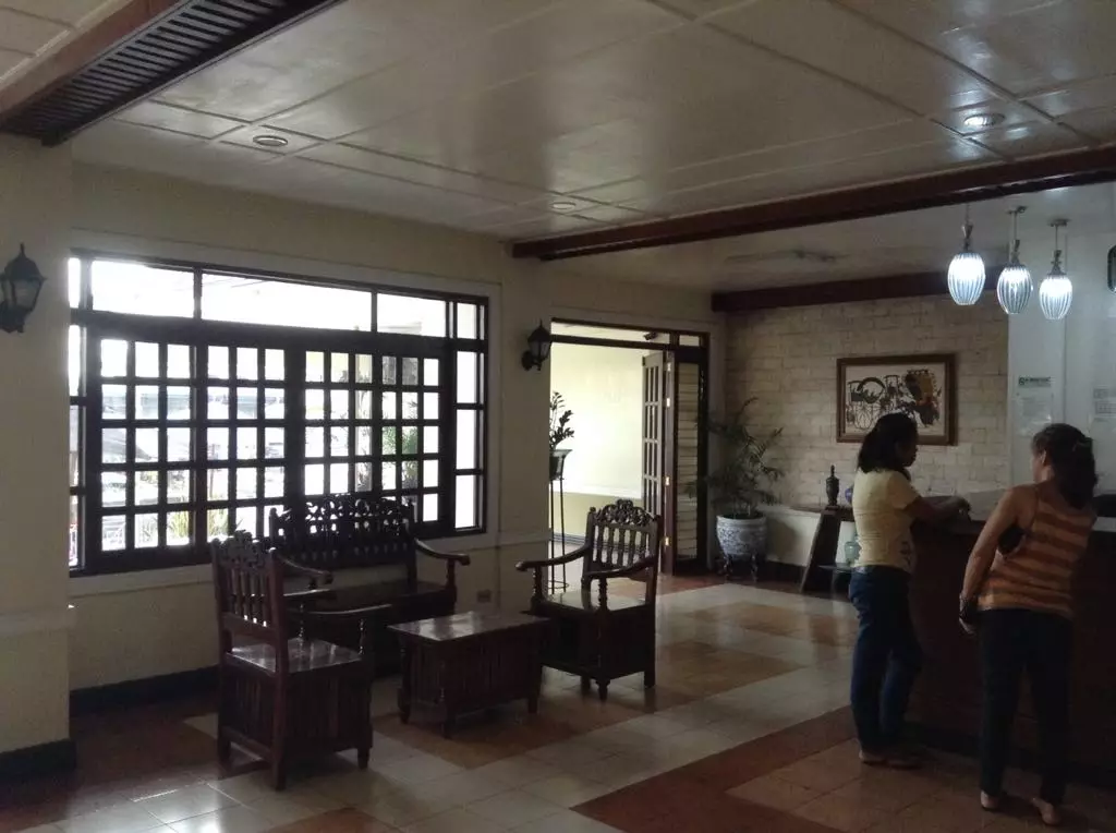 Beautiful 20 room commercial property! — Hotel in Leyte, Philippines — Photo 6