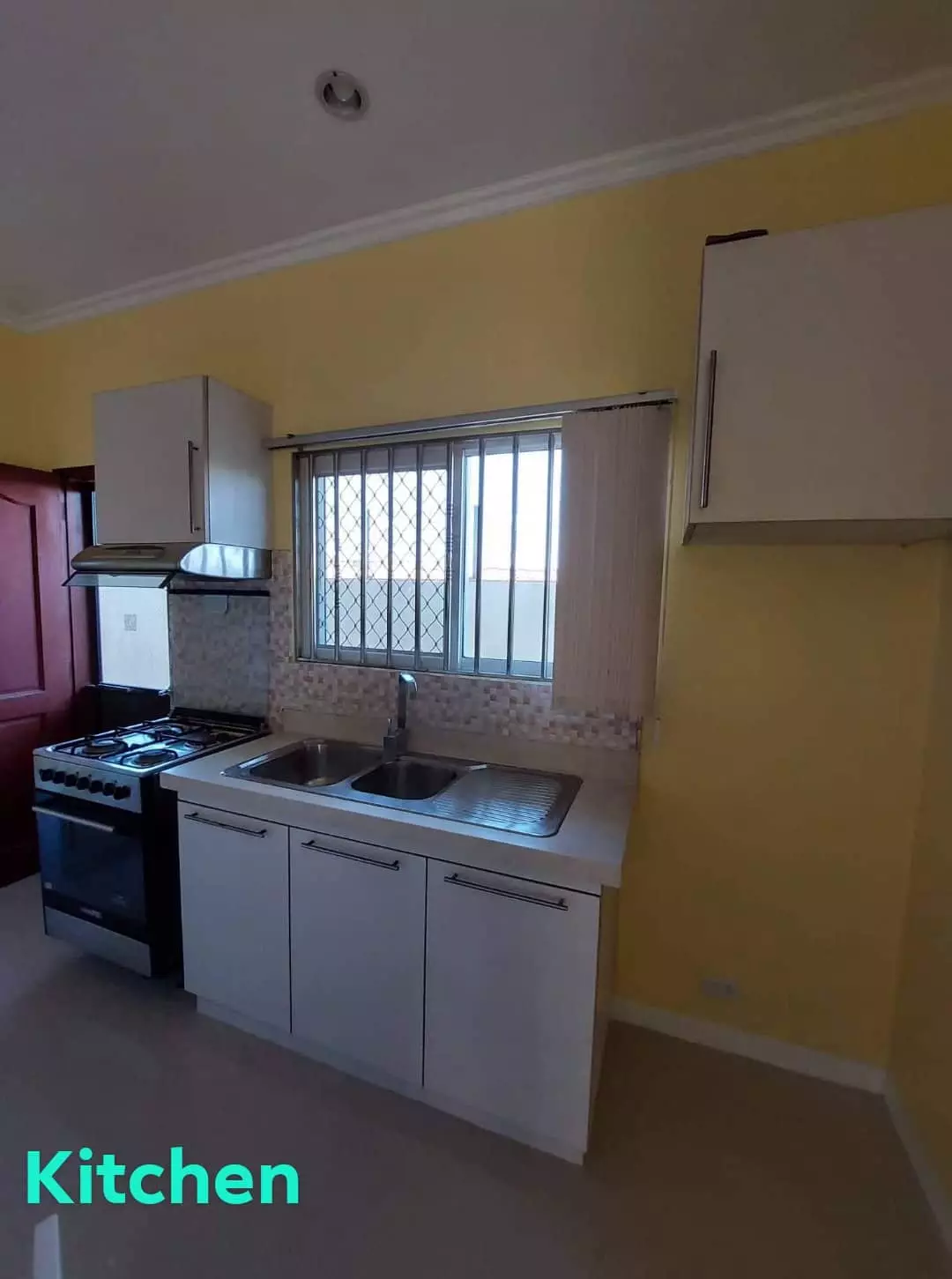 Open photo 12 of 13 — Bungalow House For Sale