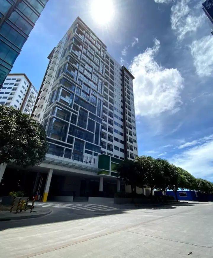 Executive Studio with One Bedroom FOR RENT  - photo 2