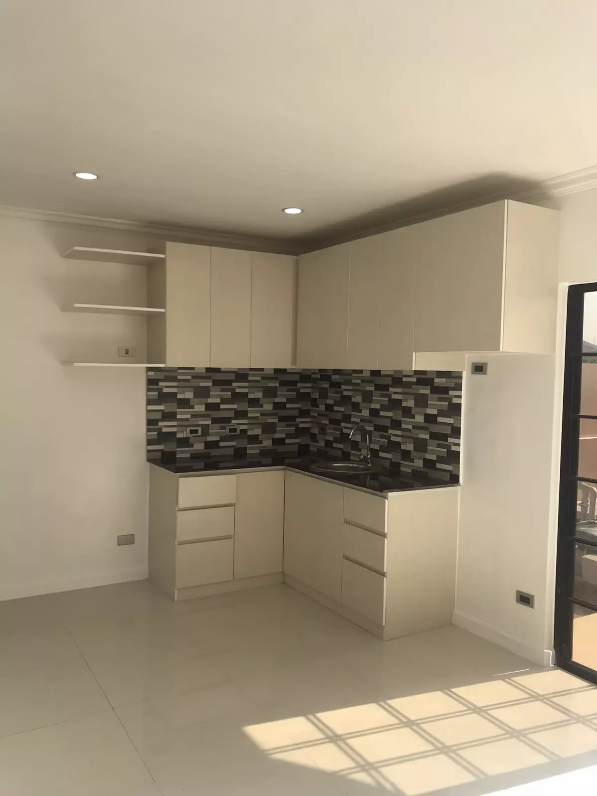 For Sale 3BR House and Lot Overlooking Labangon Cebu City — House and Lot in Cebu South Hills Road, Cebu City, Cebu — Photo 5