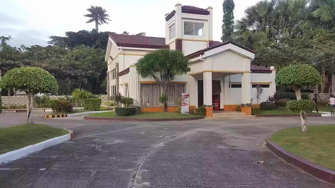 Greenwoods Executive Village Phase 4 Mountain View 186 sqmtrs Residential Lot for Sale P3M [NET]  - photo 4