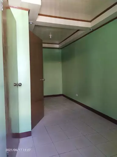 ROWHOUSE FOR SALE — House and Lot in Cebu, Philippines — Photo 5