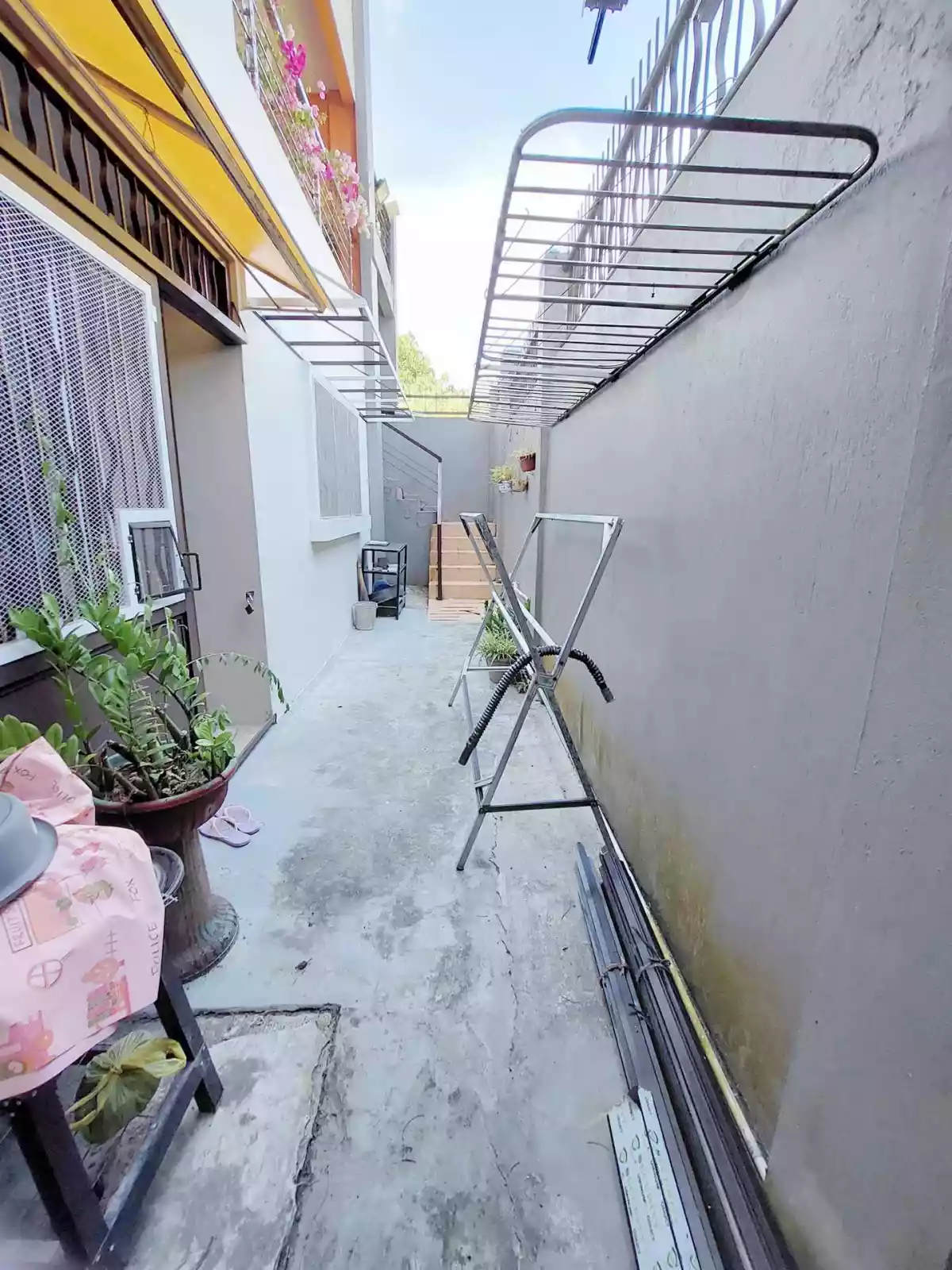RUSH SALE HOUSE AND LOT!!! — House and Lot in Upper Casili, Consolacion, Cebu — Photo 3