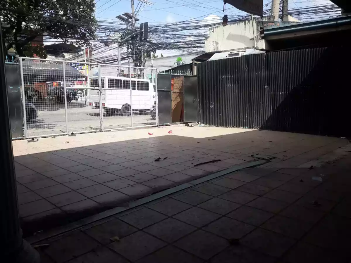 commercial house for rent in Mandaue city Cebu — Building in Mandaue City, Cebu, Philippines — Photo 4