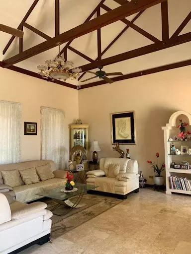 BEACH HOUSE FOR SALE - photo 4