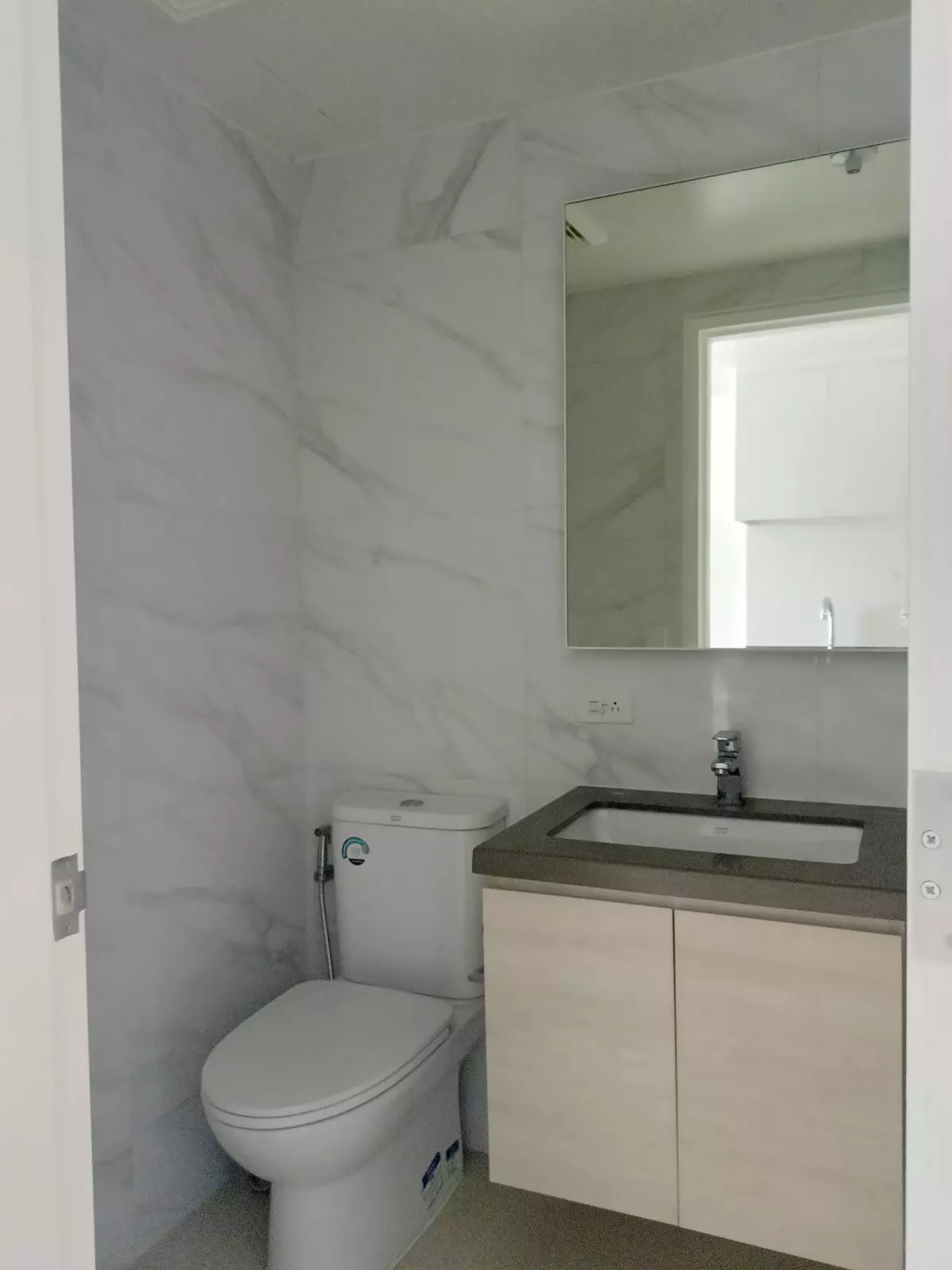 Affordable Condo for Sale Ready for Occupancy in Mandaue City — Studio in F.E. Zuellig Avenue, Mandaue City, Philippines — Photo 5