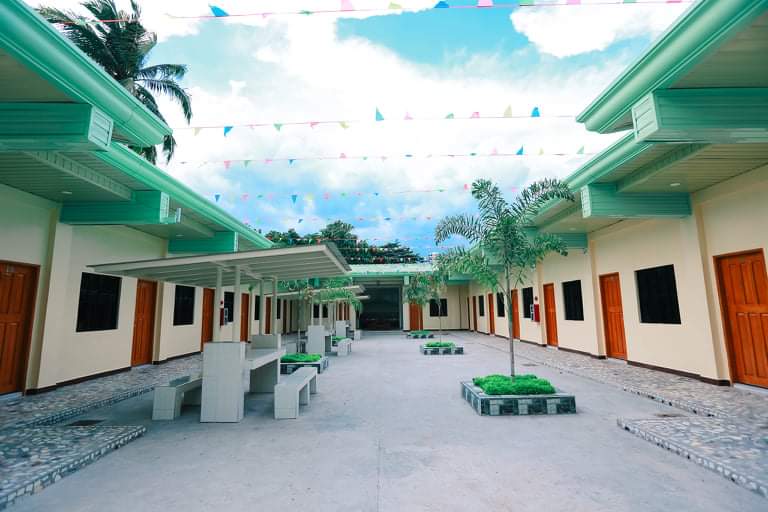 14-Door Boarding House in San Felipe, Tantangan