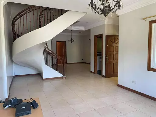 Open photo 14 of 16 — Big Townhouse for Sale 