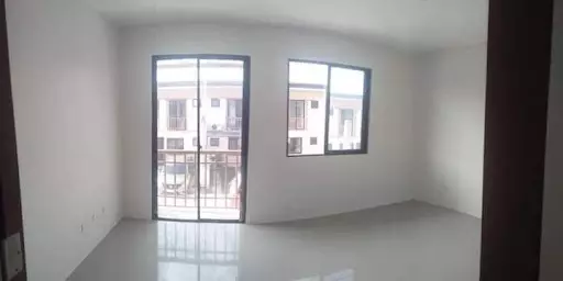 Open photo 15 of 34 — For Assume RFO 3BR IN CASA MIRA SOUTH